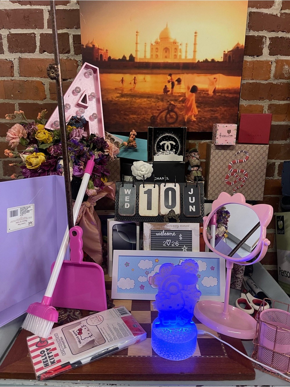 Hello kitty bundle - Picture 2 of 16